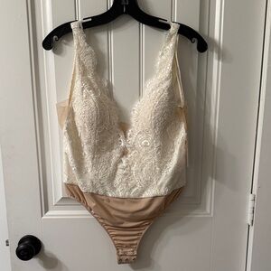 Catherine Deane Zoe Elegant Lace Cream Bodysuit, Size 8 NWOT